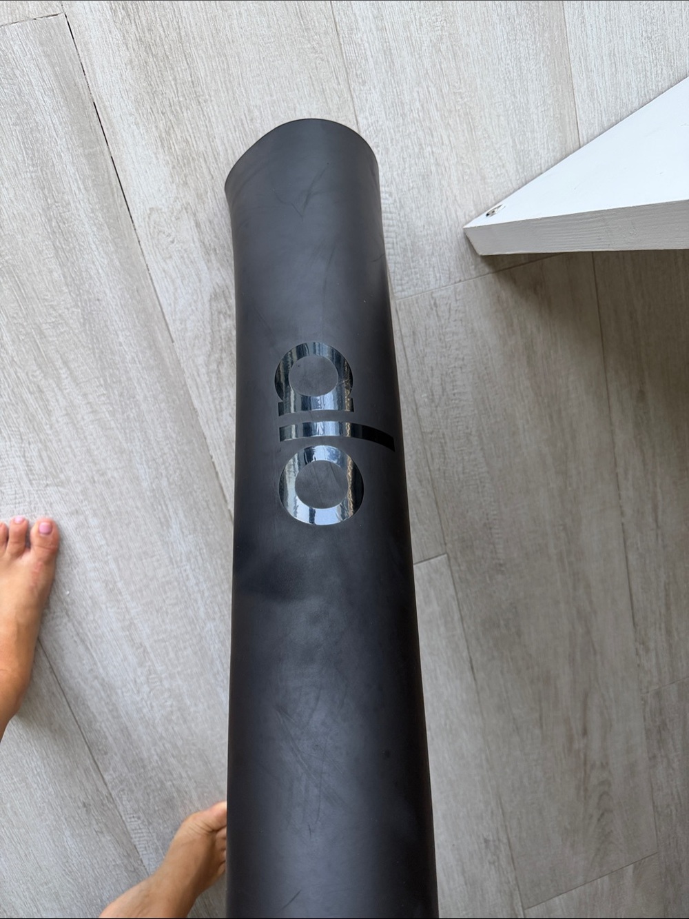 Alo Black Roll-Up Yoga Mat for Women